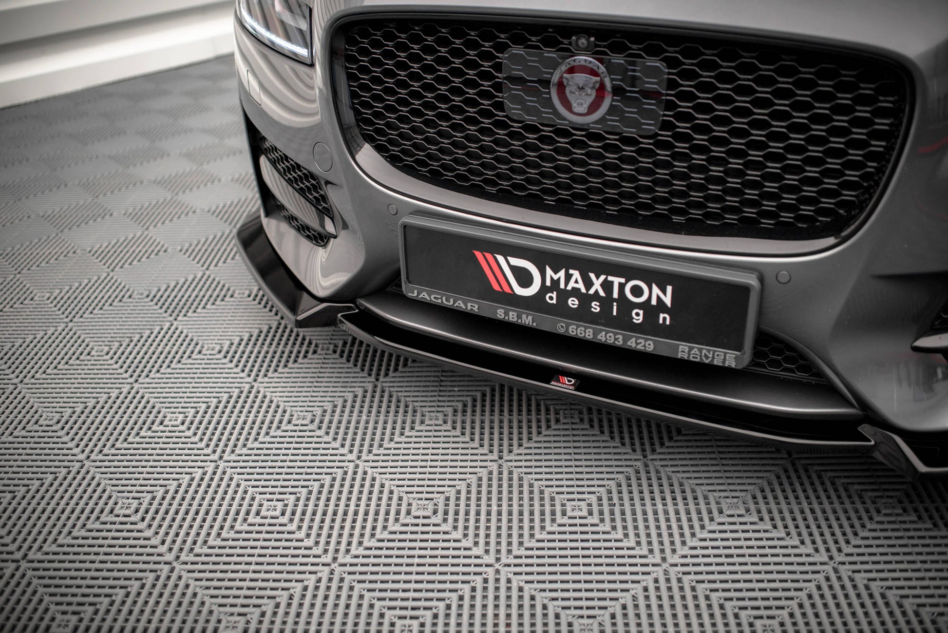 Street+ Spoilerlippe Front Ansatz V.2 passend für Jaguar XF R-Sport X260 schwarz Hochglanz – Ansicht 3