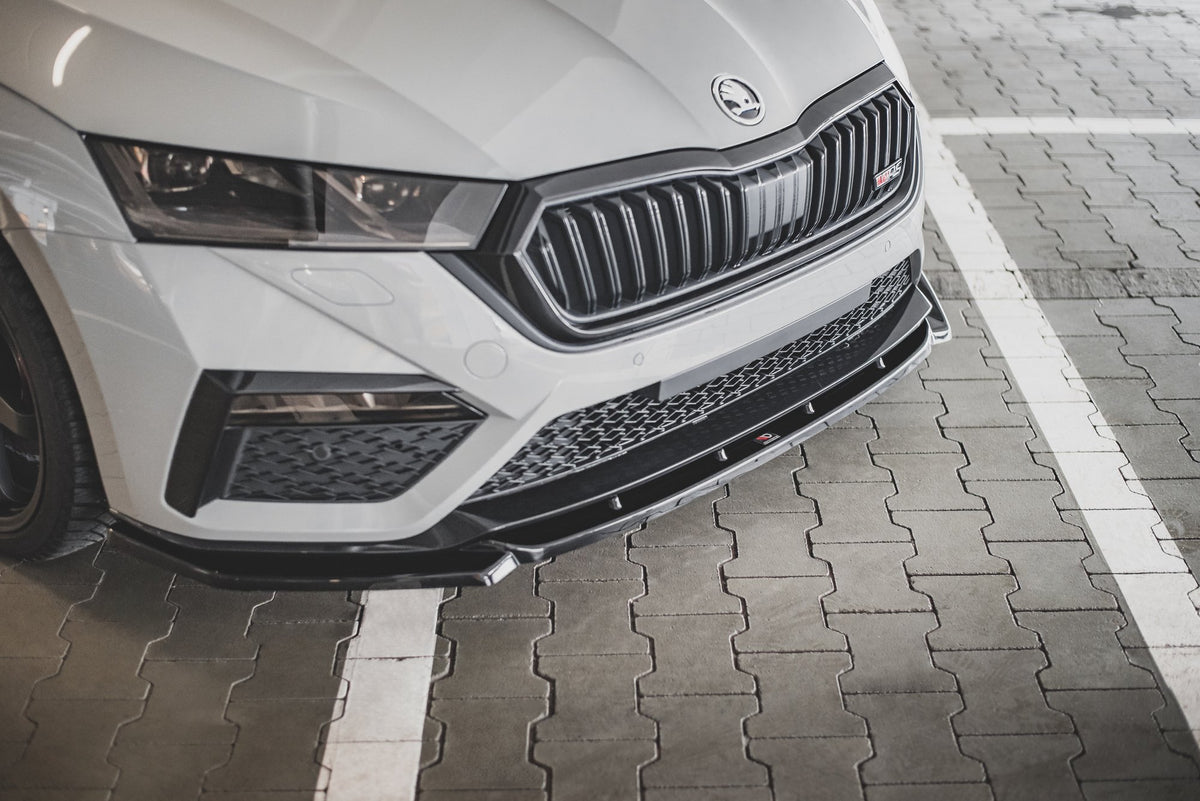 Street+ Spoilerlippe Front Ansatz V.3 passend für Skoda Octavia RS Mk4 schwarz Hochglanz – Ansicht 1