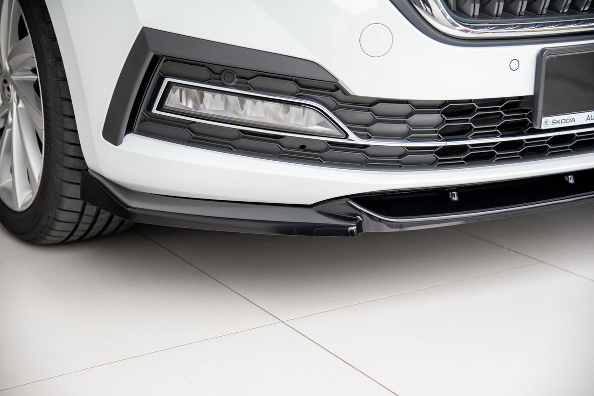 Street+ Spoilerlippe Front Ansatz V.1 passend für Skoda Octavia Mk4 schwarz Hochglanz – Ansicht 5