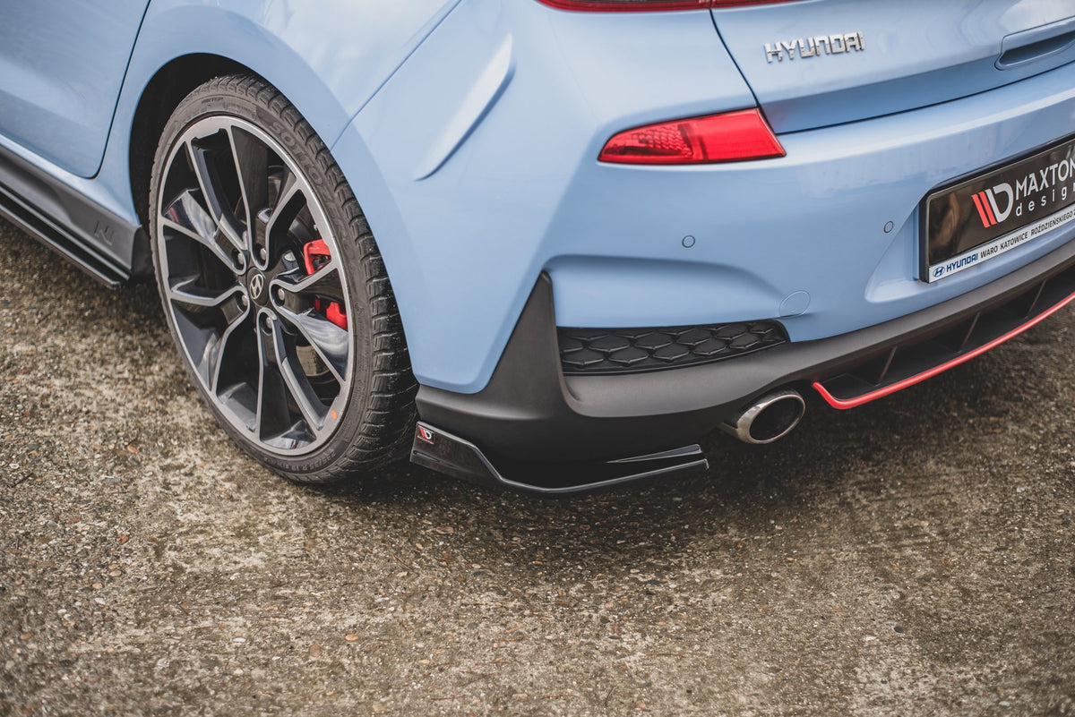 Heck Ansatz Flaps Diffusor V.3 passend für Hyundai I30 N Mk3 Hatchback schwarz Hochglanz – Ansicht 3