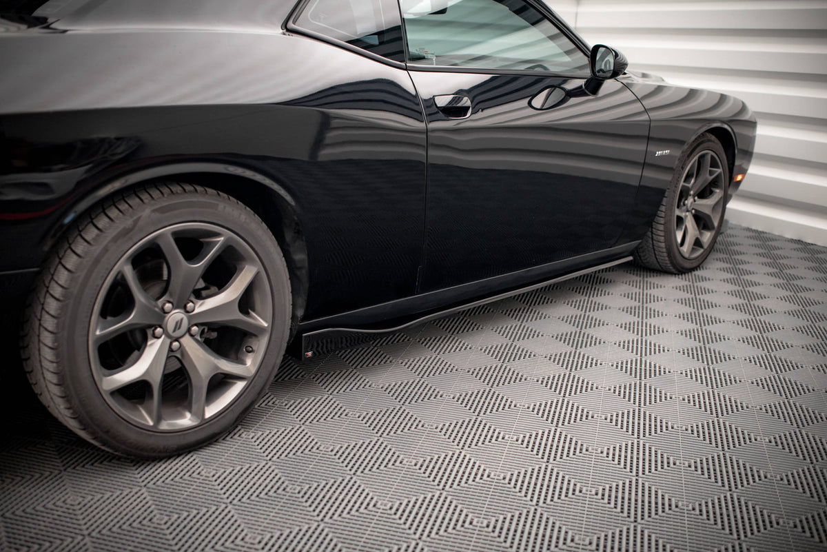 Street+ Seitenschweller Leisten passend für Dodge Challenger GT Mk3 Facelift schwarz Hochglanz – Ansicht 1