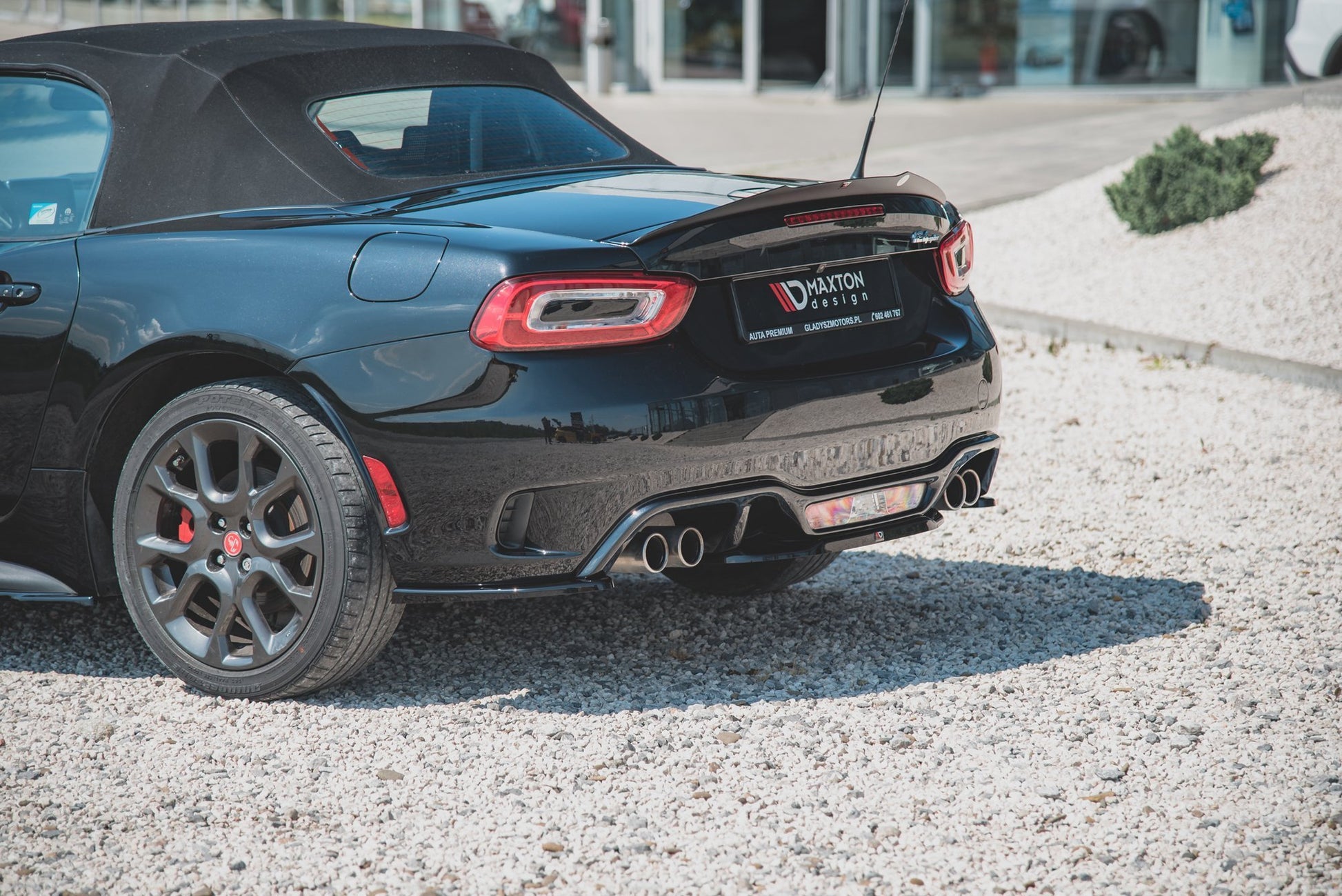 Heck Ansatz Flaps Diffusor passend für Abarth 124 Spider  schwarz Hochglanz – Ansicht 1