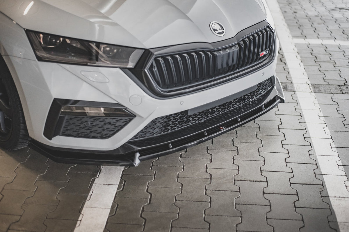 Street+ Spoilerlippe Front Ansatz V.1 passend für Skoda Octavia RS Mk4 schwarz Hochglanz – Ansicht 1