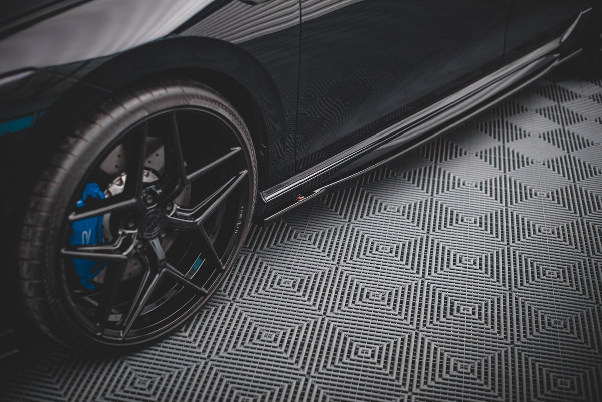 Street+ Seitenschweller Leisten passend für V.1 passend für VW Golf R Hatchback Mk8 Facelift schwarz Hochglanz – Ansicht 1