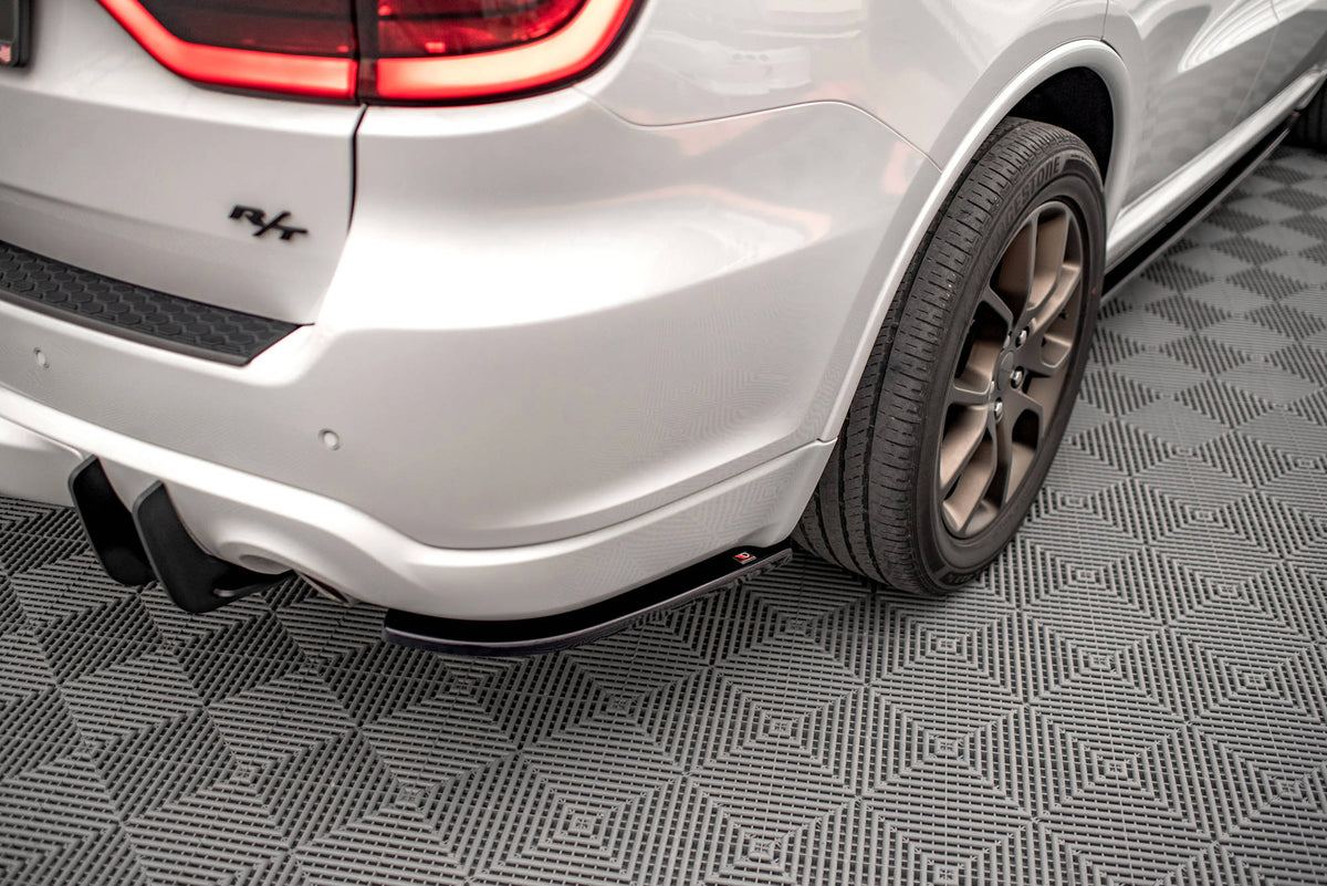 Heck Ansatz Flaps Diffusor passend für Dodge Durango RT Mk3 schwarz Hochglanz – Ansicht 1