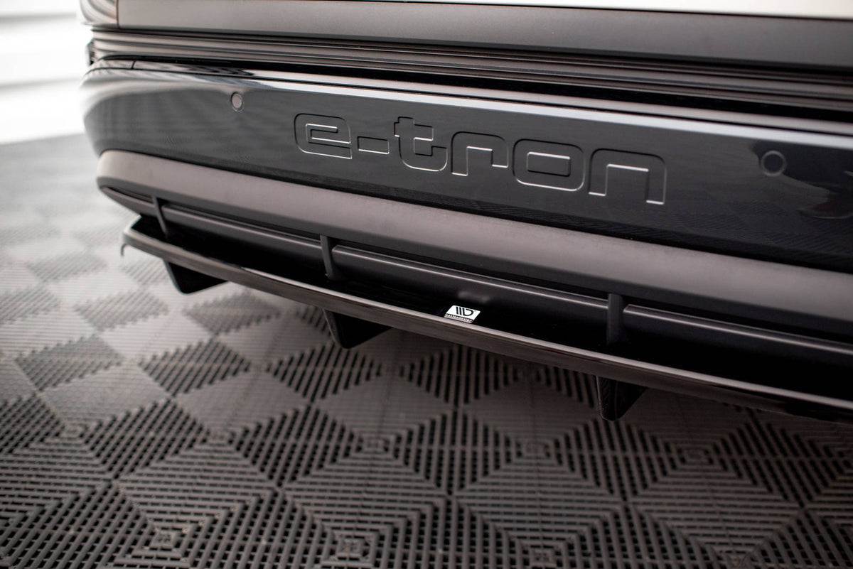 Street+ Mittlerer Diffusor RACE passend für Audi Q4 e-tron Sportback S-line Mk1 schwarz Hochglanz – Ansicht 4
