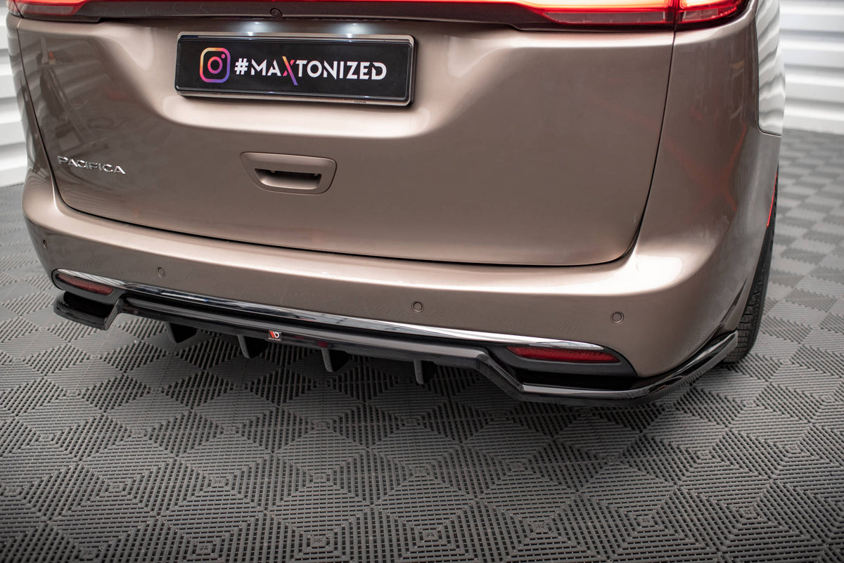 Street+ Mittlerer Diffusor RACE passend für Chrysler Pacifica Mk2 schwarz Hochglanz – Ansicht 3