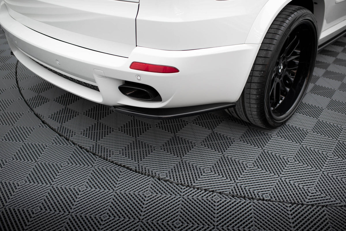 Heck Ansatz Flaps Diffusor passend für BMW X5 E70 Facelift M Paket schwarz Hochglanz – Ansicht 1
