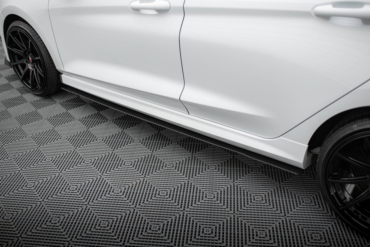 Sport Street+ Seitenschweller Leisten V.2 passend für Ford Fiesta Mk8 ST / ST-Line schwarz Hochglanz – Ansicht 4