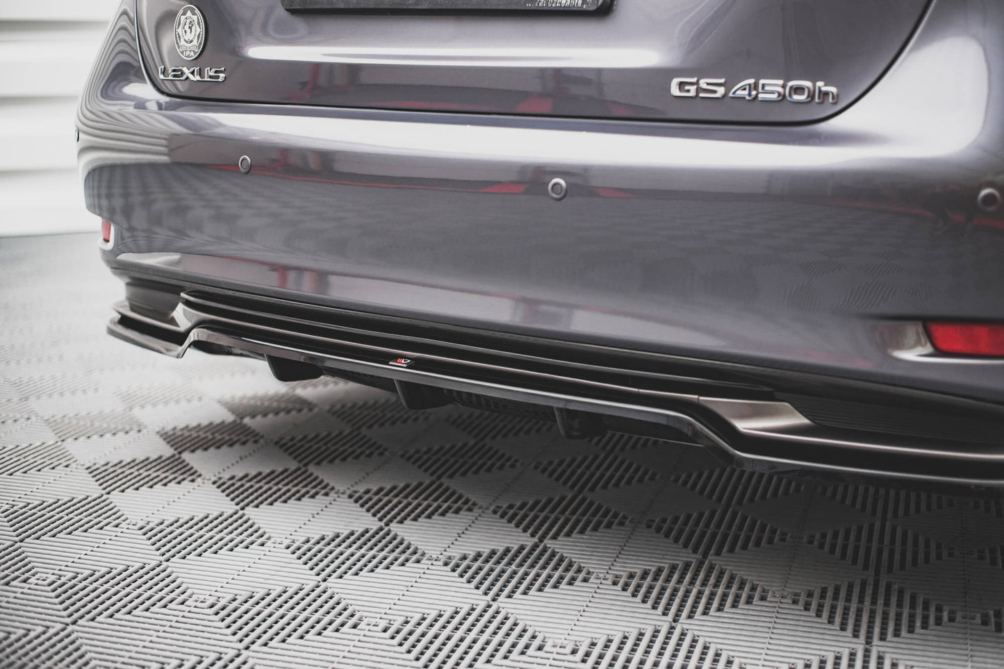 Street+ Mittlerer Diffusor RACE passend für Lexus GS F Sport Hybrid Mk4 (L10) schwarz Hochglanz – Ansicht 4