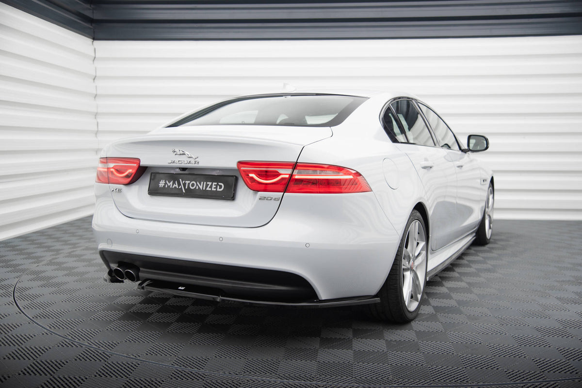 Heck Ansatz Flaps Diffusor passend für Jaguar XE R-Sport X760 schwarz Hochglanz – Ansicht 1