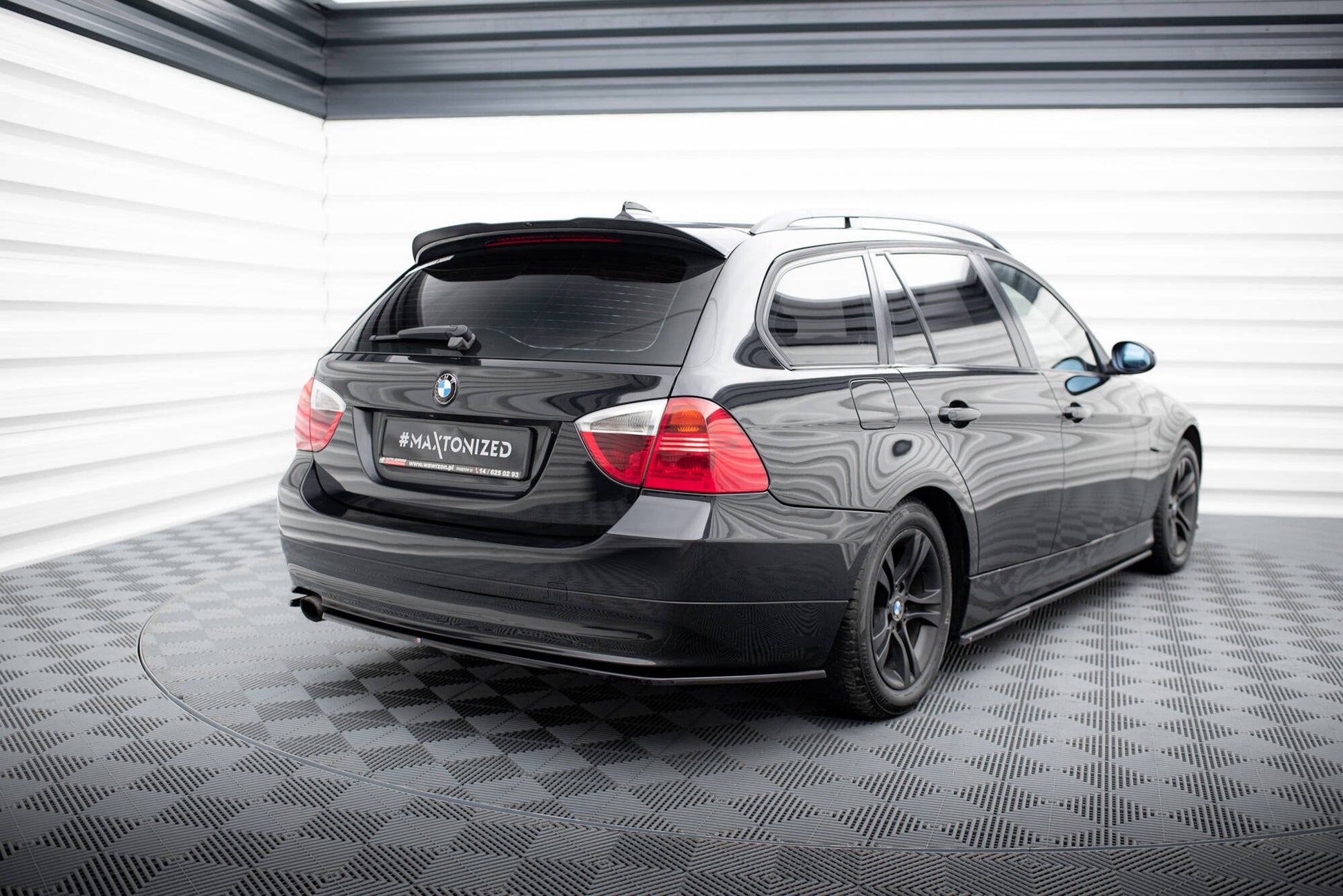 Heck Ansatz Flaps Diffusor passend für BMW 3er Touring E91 schwarz Hochglanz – Ansicht 4