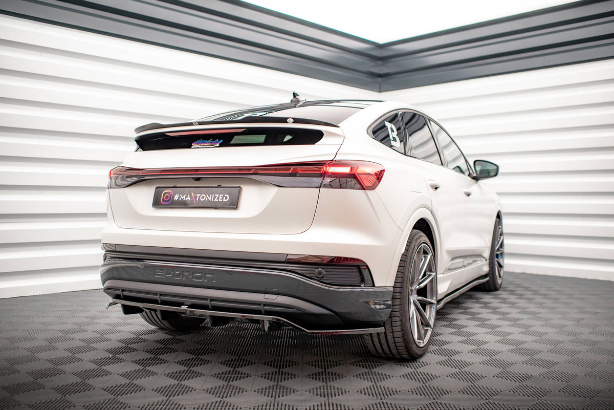 Street+ Mittlerer Diffusor RACE passend für Audi Q4 e-tron Sportback S-line Mk1 schwarz Hochglanz – Ansicht 1