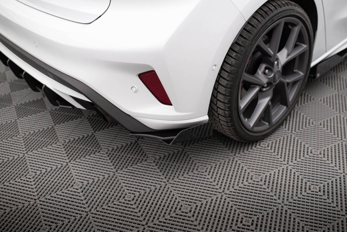 Hintere Seiten Flaps passend für Ford Focus ST Mk4 schwarz Hochglanz – Ansicht 4