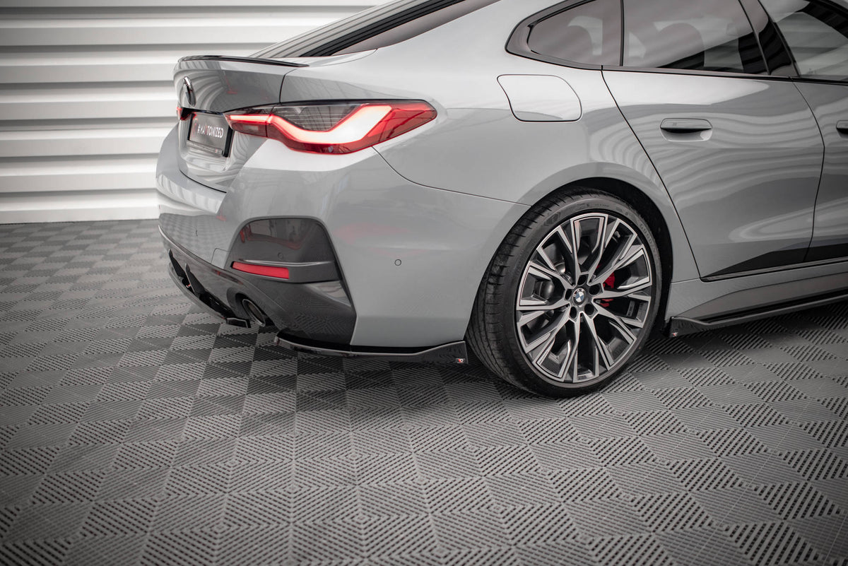 Heck Ansatz Flaps Diffusor V.2 passend für BMW 4er Gran Coupe M-Paket G26 schwarz Hochglanz – Ansicht 1