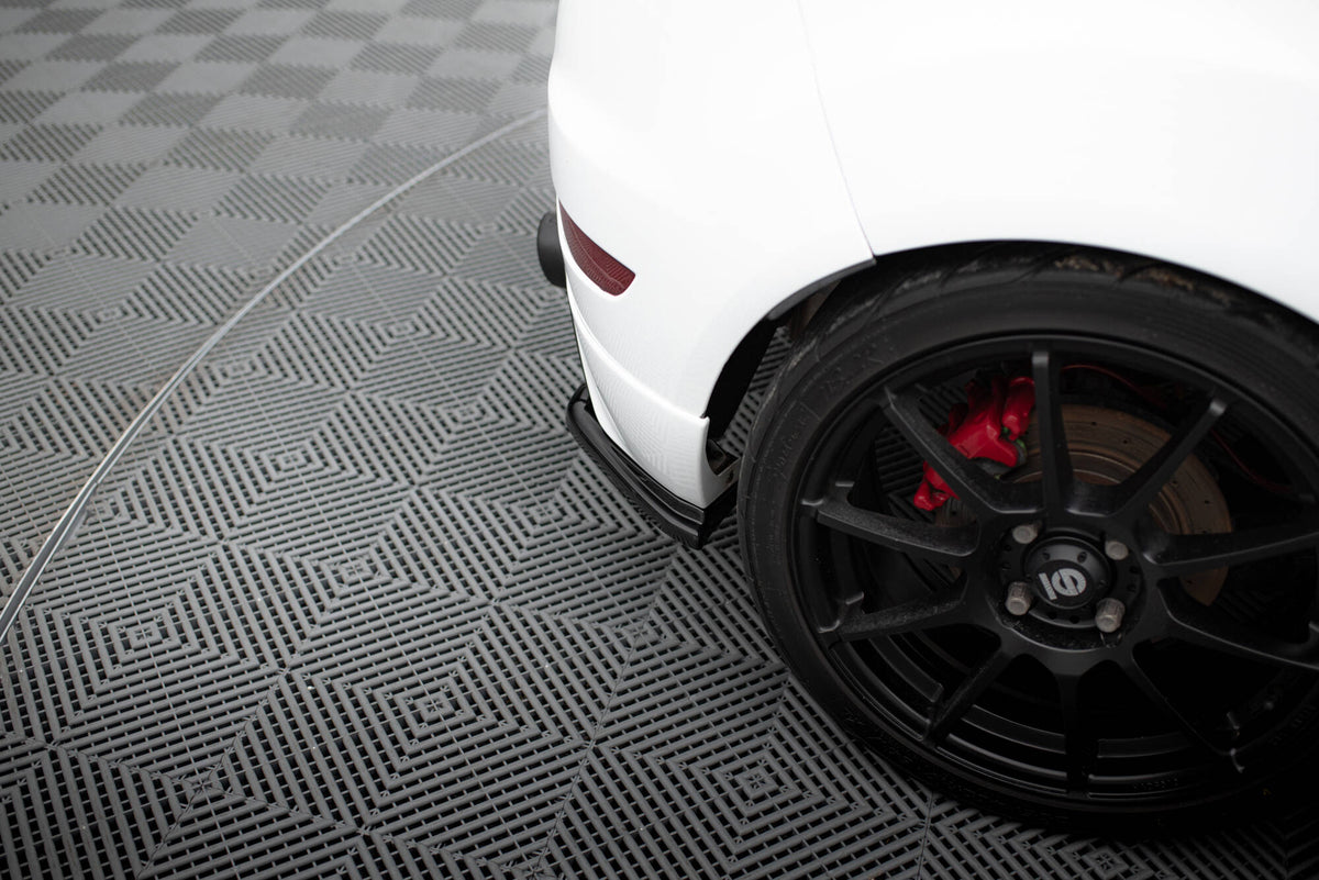 Heck Ansatz Flaps Diffusor passend für Ford Fiesta ST / ST-Line / Zetec S Mk7 FL schwarz Hochglanz – Ansicht 4