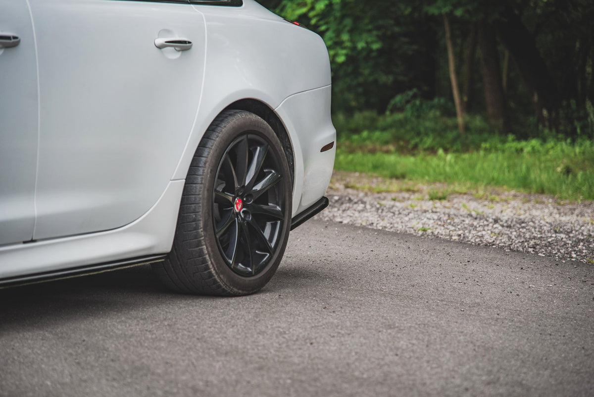 Heck Ansatz Flaps Diffusor passend für Jaguar XJ R-Sport X351 Facelift schwarz Hochglanz – Ansicht 3