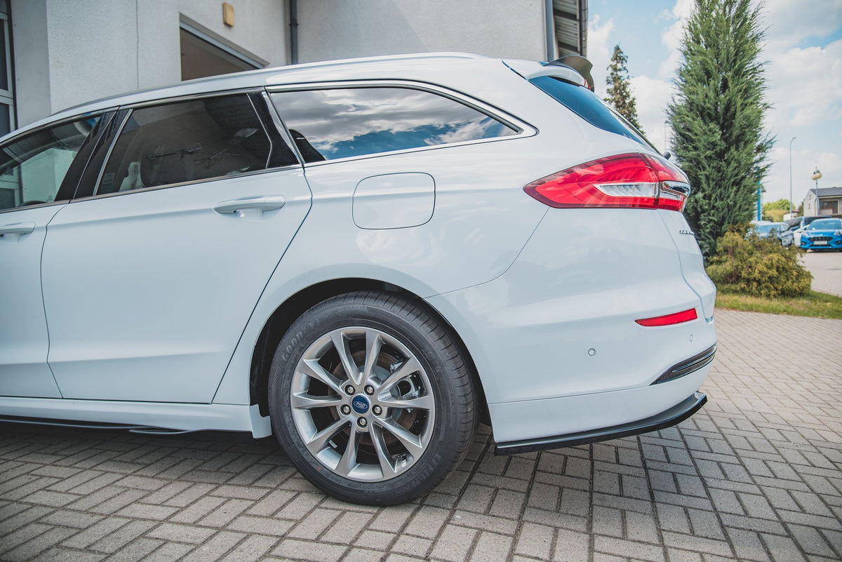 Heckansatz Ford Mondeo Kombi Platinium Mk5 Facelift schwarz Hochglanz – Ansicht 4