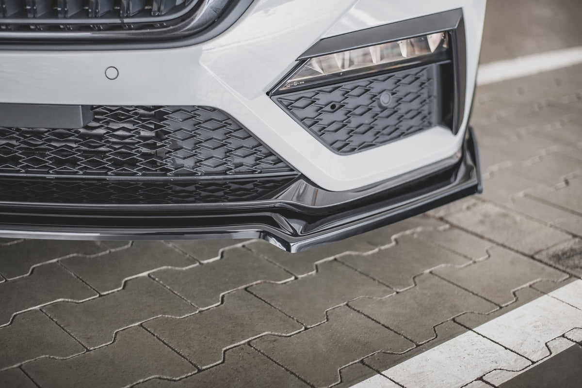 Street+ Spoilerlippe Front Ansatz V.2 + Flaps passend für Skoda Octavia RS Mk4 – Ansicht 4