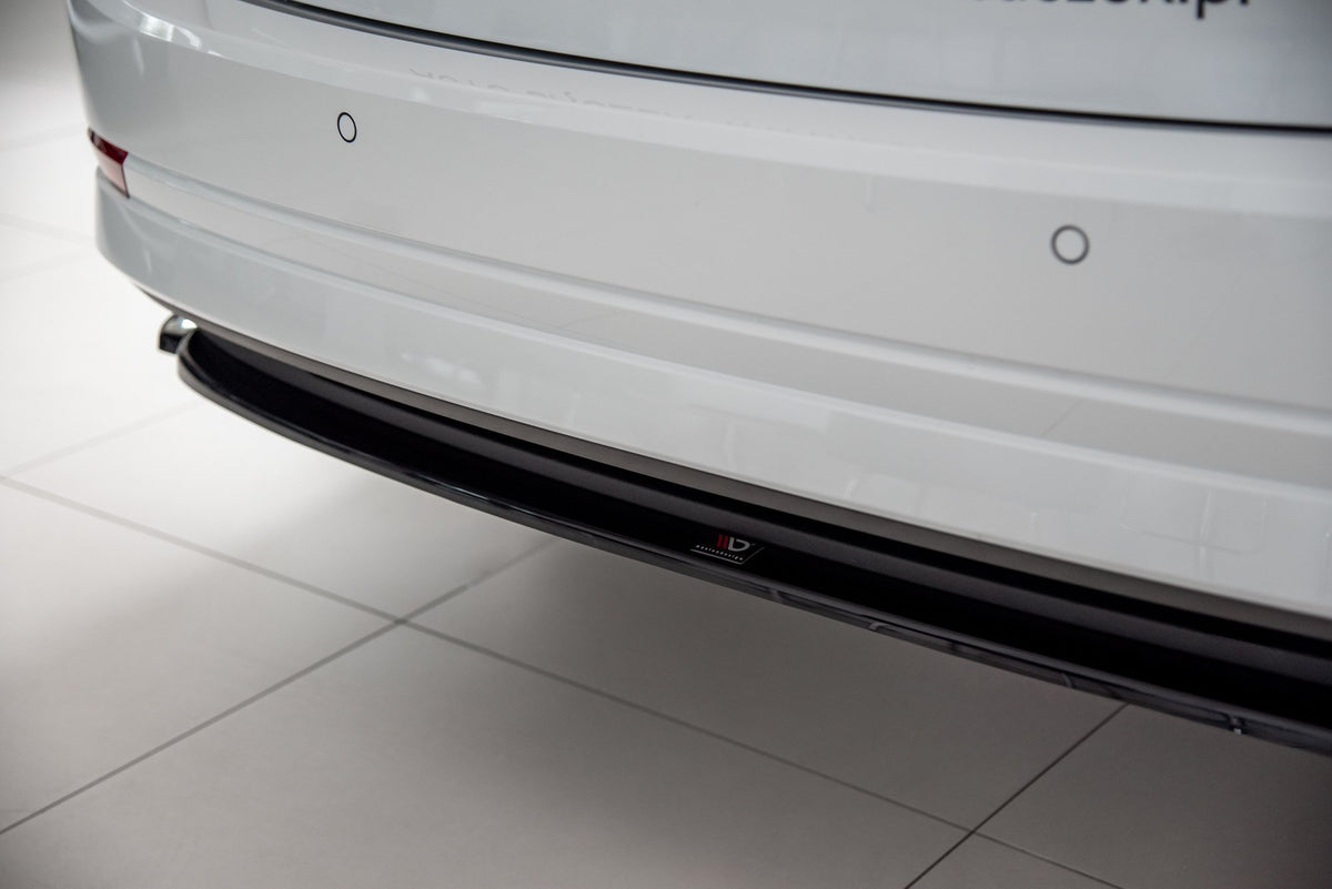 Heckansatz Skoda Octavia Mk4 schwarz Hochglanz – Ansicht 4