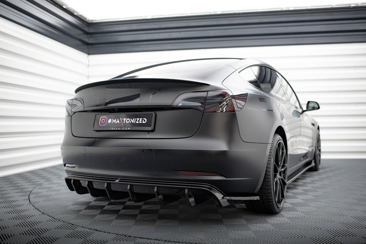 Diffusor Heck Ansatz V.2 passend für Tesla Model 3 schwarz Hochglanz – Ansicht 1