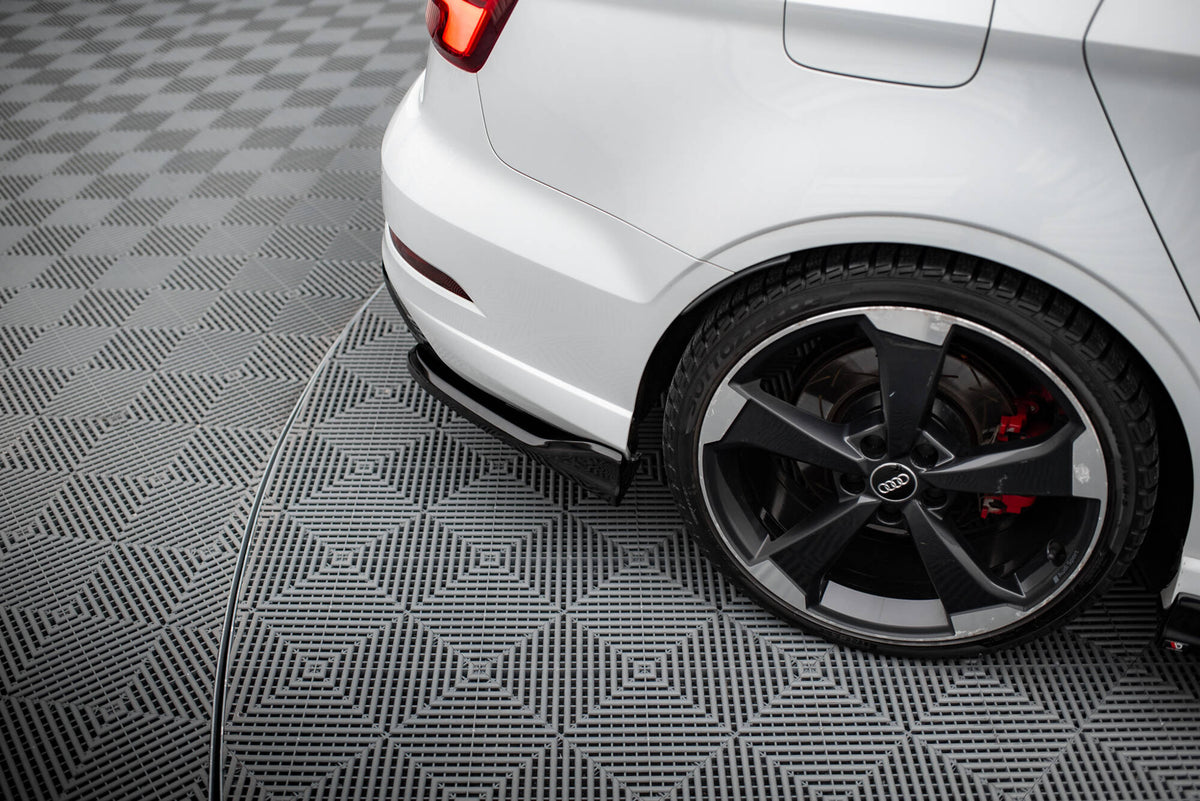 Heck Ansatz Flaps Diffusor V.3 passend für Audi RS3 Limousine 8V Facelift schwarz Hochglanz – Ansicht 4