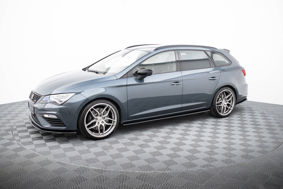 Street+ Seitenschweller Leisten V.2 passend für Seat Leon Mk3 Cupra/ FR Facelift schwarz Hochglanz – Ansicht 1