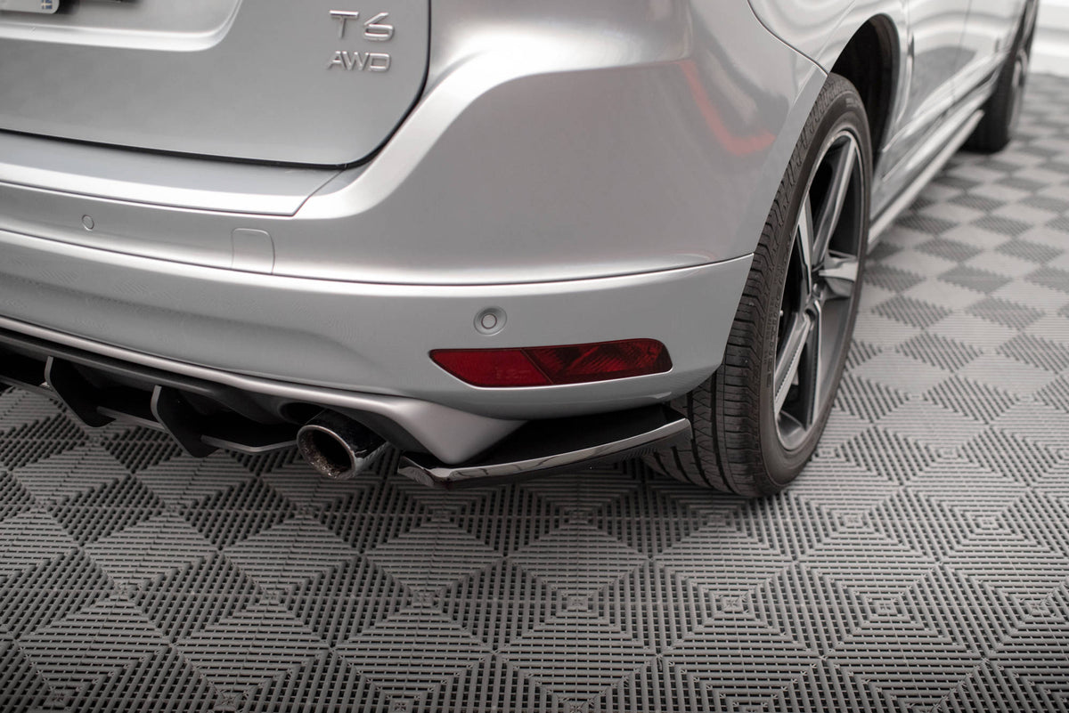 Heck Ansatz Flaps Diffusor passend für Volvo XC60 R-Design Mk1 Facelift  schwarz Hochglanz – Ansicht 3