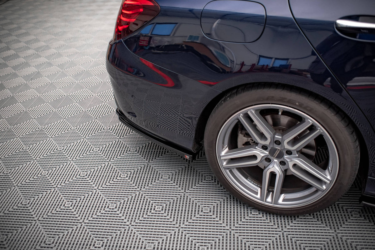 Heck Ansatz Flaps Diffusor passend für Mercedes-AMG C 43 Limousine  W205 Facelift schwarz Hochglanz – Ansicht 1