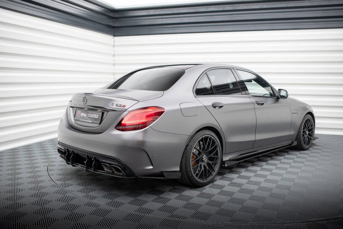 Hintere Seiten Flaps passend für Mercedes-AMG C63 Limousine / Kombi W205 Facelift schwarz Hochglanz – Ansicht 1