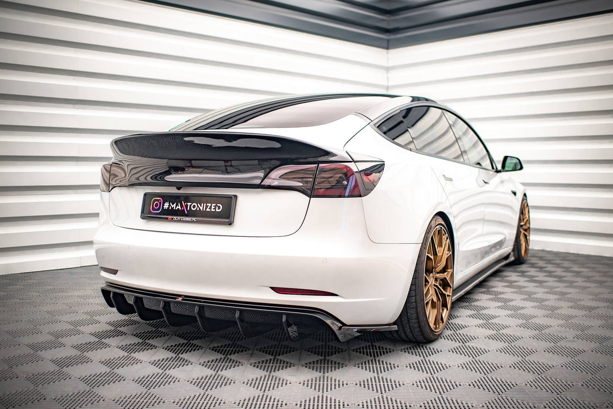 Heck Ansatz Flaps Diffusor V.2 passend für Tesla Model 3 schwarz Hochglanz – Ansicht 1