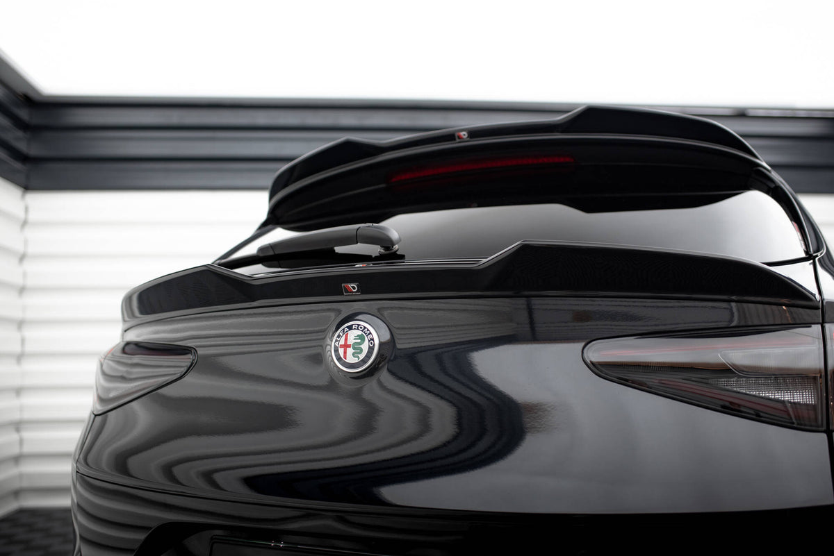 Niedriger Heckspoiler Lippe 3D Alfa Romeo Stelvio Mk1 schwarz Hochglanz – Ansicht 3
