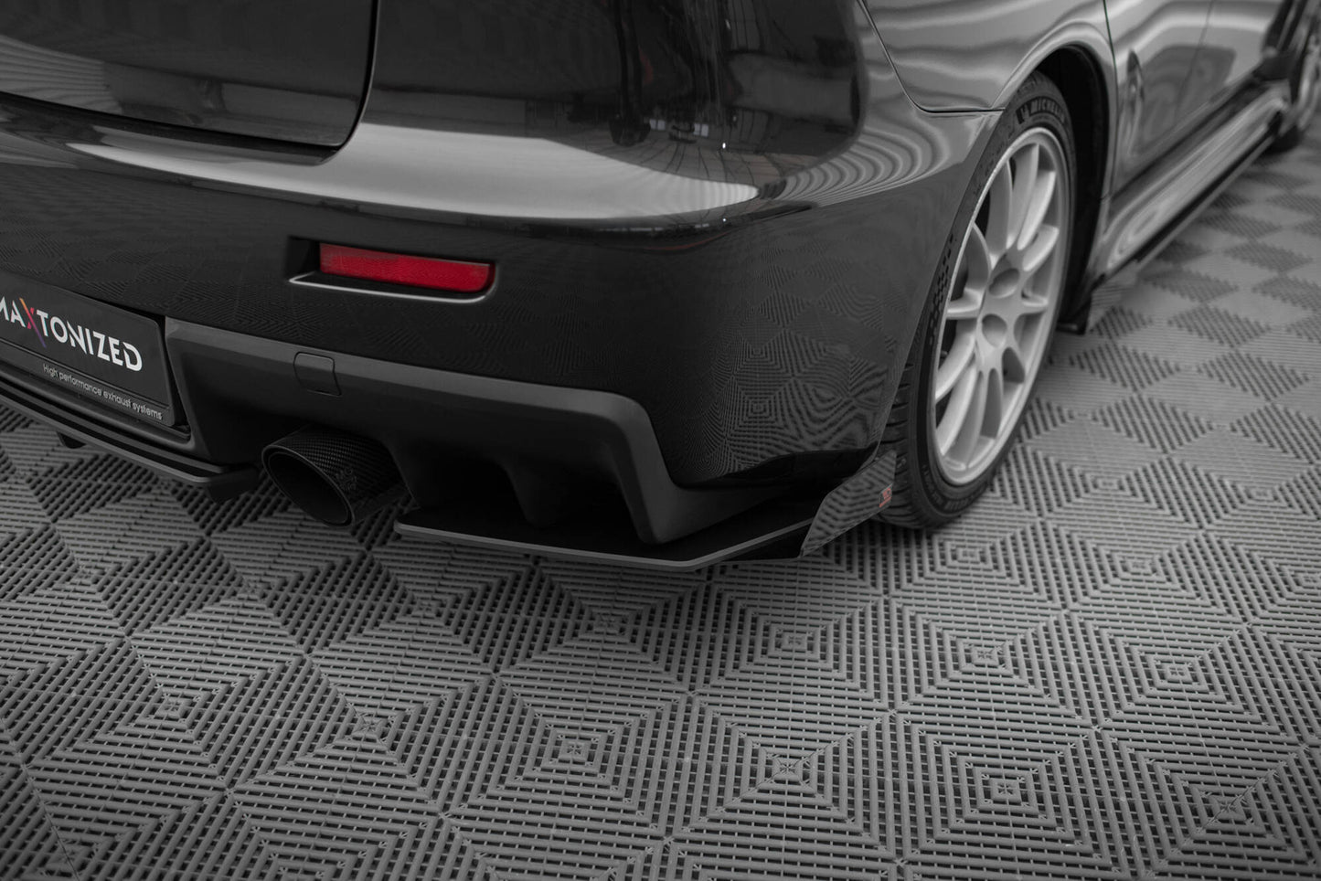 Street Pro Heck Ansatz Flaps Diffusor + Flaps passend für Mitsubishi Lancer EVO X schwarz Hochglanz – Ansicht 3