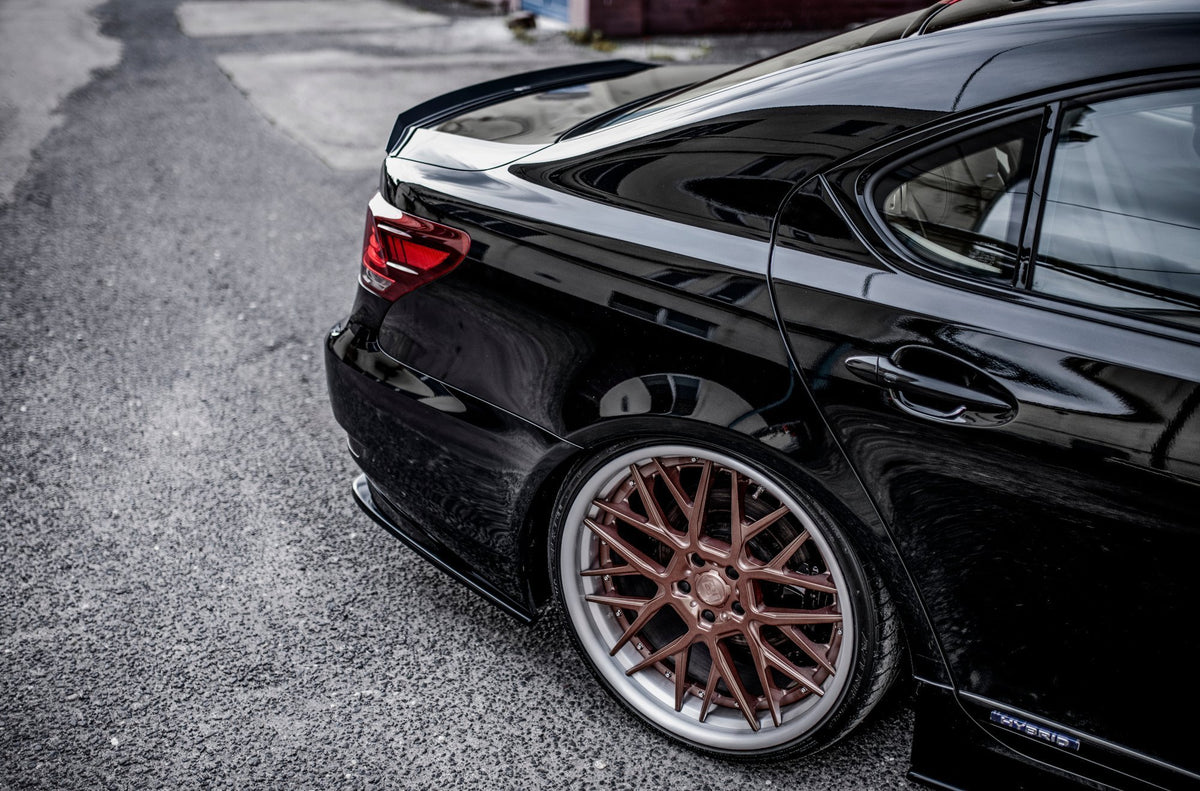 Street+ Mittlerer Diffusor RACE passend für Lexus LS Mk4 Facelift schwarz Hochglanz – Ansicht 5