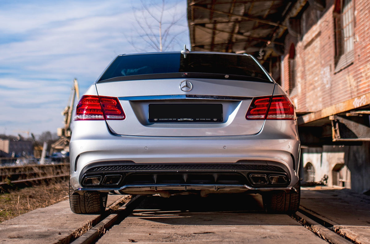 Heckspoiler Lippe Mercedes-Benz E63 AMG / AMG-Line / Standard Limousine W212 Facelift schwarz Hochglanz – Ansicht 7