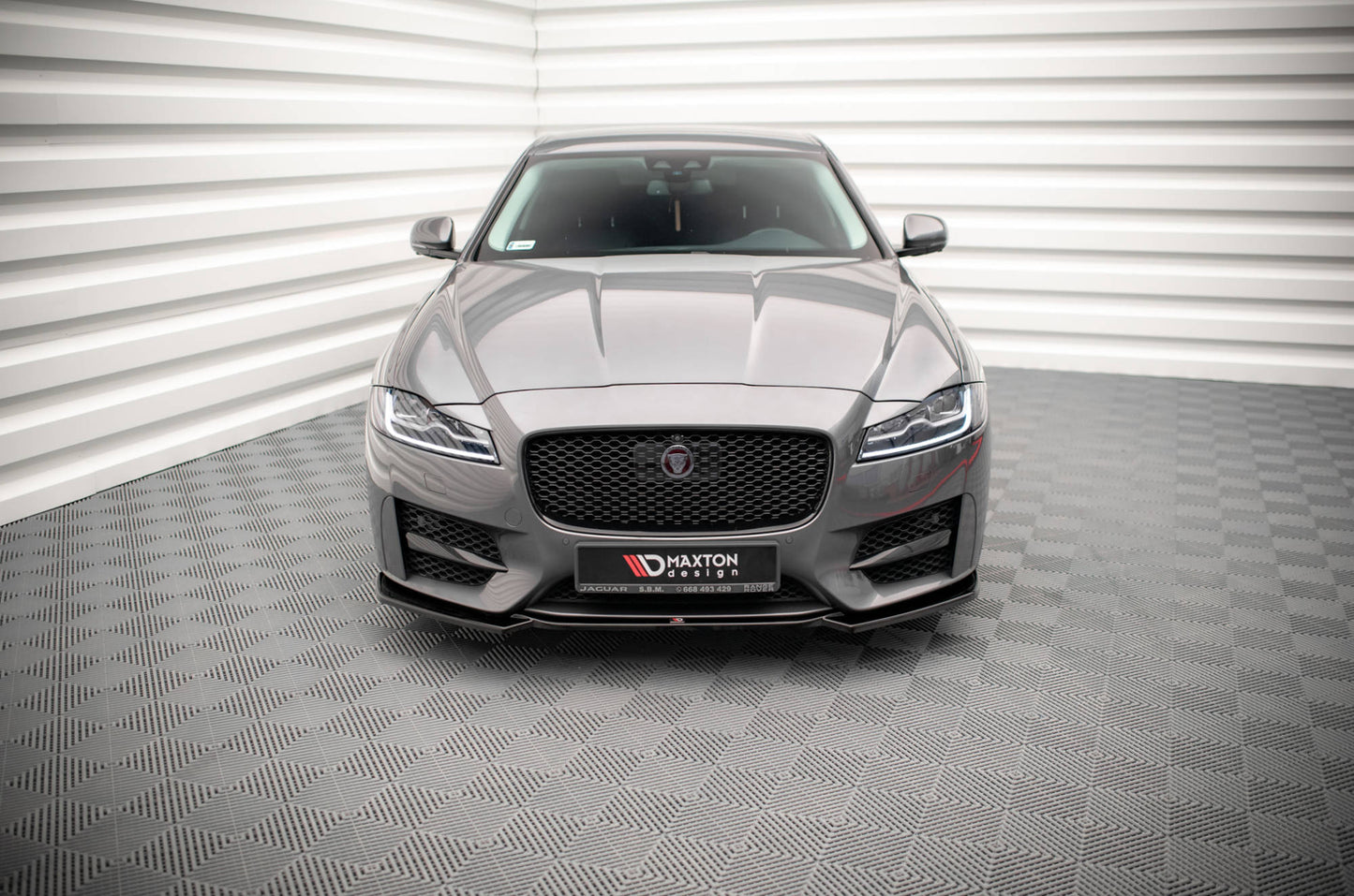 Street+ Spoilerlippe Front Ansatz V.1 passend für Jaguar XF R-Sport X260 schwarz Hochglanz – Ansicht 1