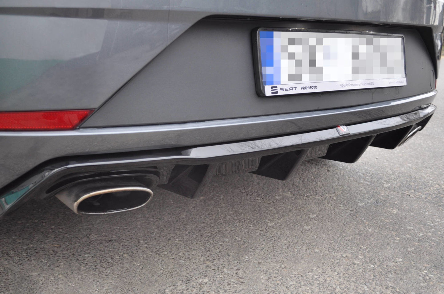 Diffusor Heck Ansatz V.1 passend für Seat Leon Cupra Mk3 FL Hatchback schwarz Hochglanz – Ansicht 2
