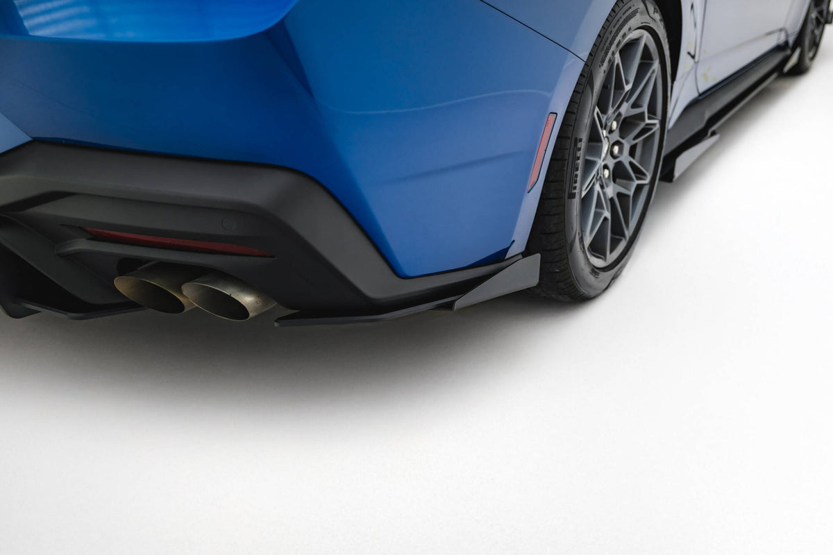 Street Pro Heck Ansatz Flaps Diffusor + Flaps passend für Ford Mustang GT Mk7 schwarz Hochglanz – Ansicht 3