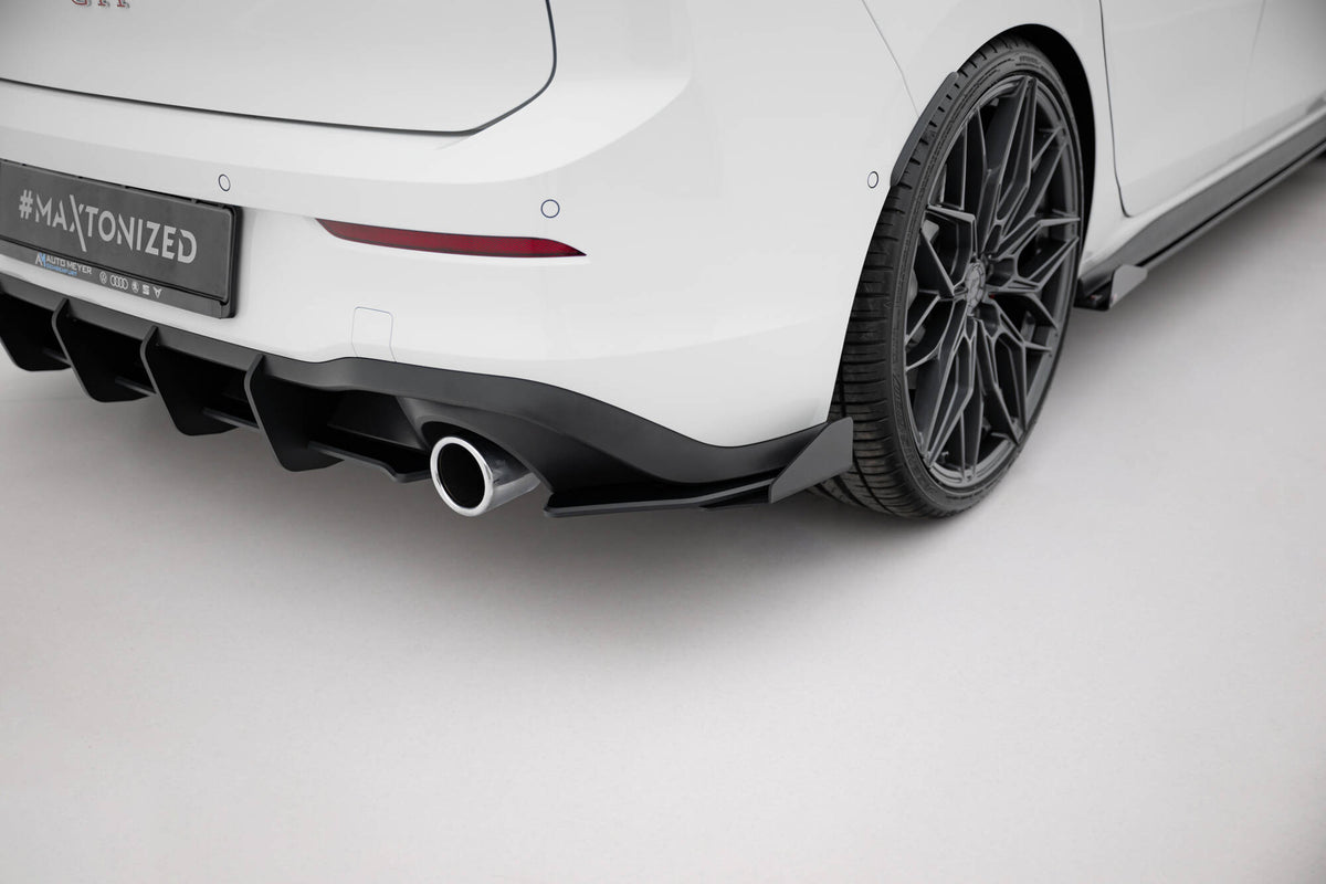 Hintere Seiten Flaps passend für VW Golf GTI / GTE / R-Line Mk8 schwarz Hochglanz – Ansicht 5
