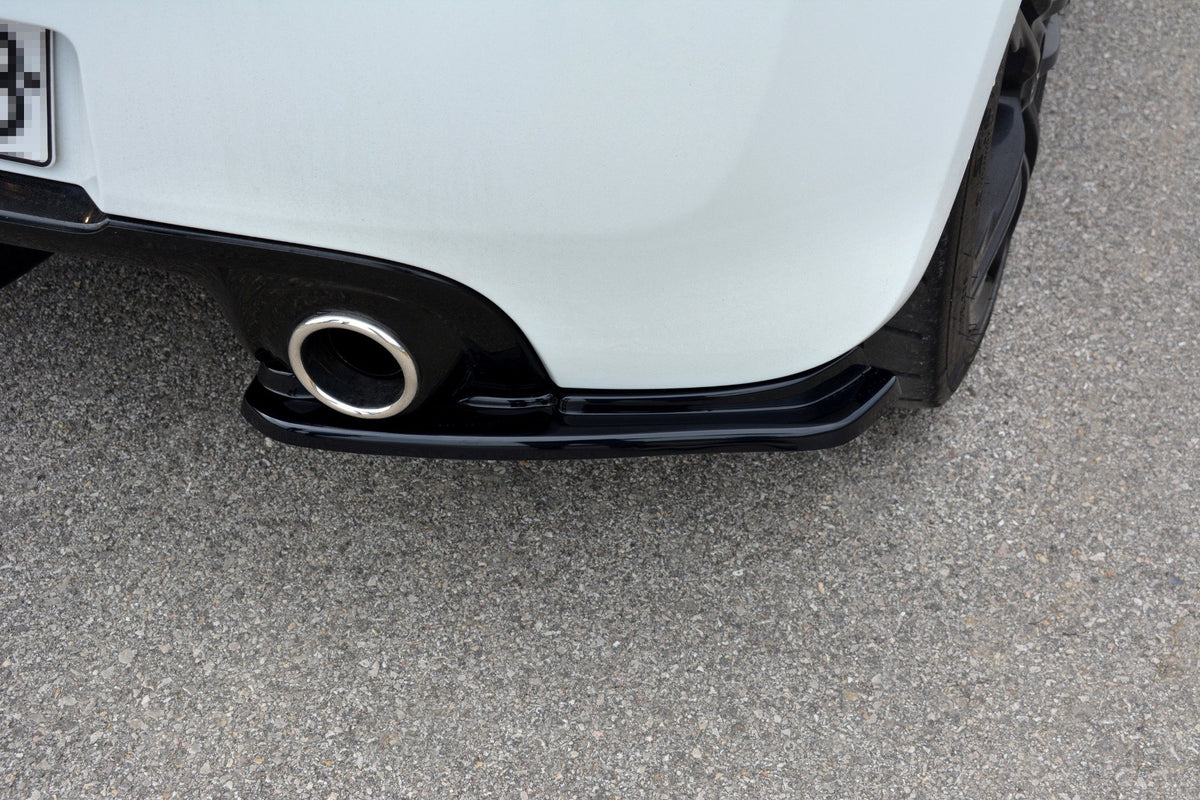 Heck Ansatz Flaps Diffusor passend für RENAULT CLIO MK3 RS FACELIFT schwarz Hochglanz – Ansicht 3