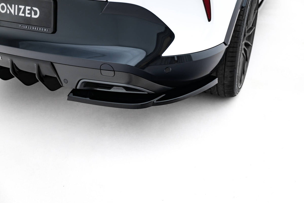 Heck Ansatz Flaps Diffusor V.2 passend für Cupra Formentor Mk1 Facelift schwarz Hochglanz – Ansicht 1
