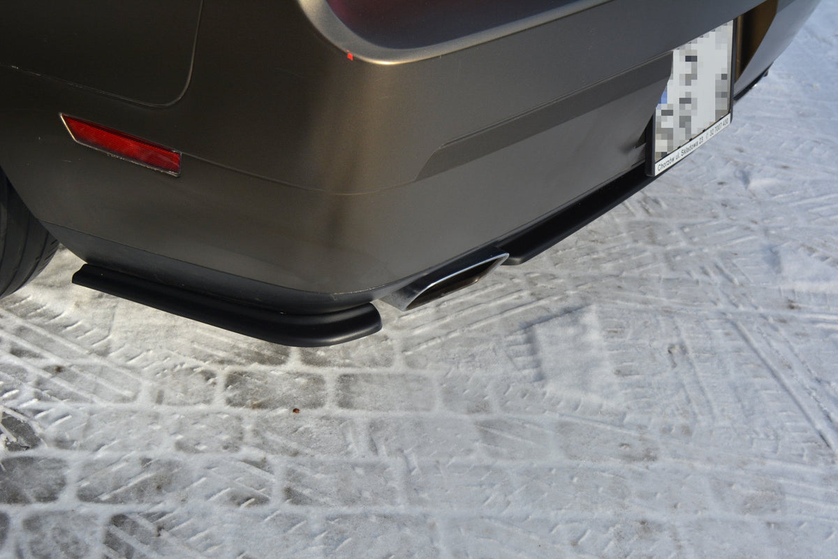 Heck Ansatz Flaps Diffusor passend für DODGE CHALLENGER MK3. PHASE-I SRT8 COUPE  schwarz Hochglanz – Ansicht 2