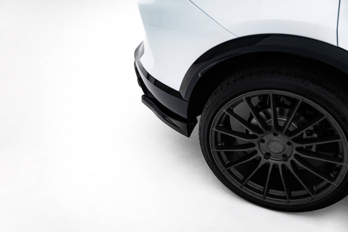 Heck Ansatz Flaps Diffusor V.4 passend für Cupra Formentor Mk1 Facelift schwarz Hochglanz – Ansicht 3