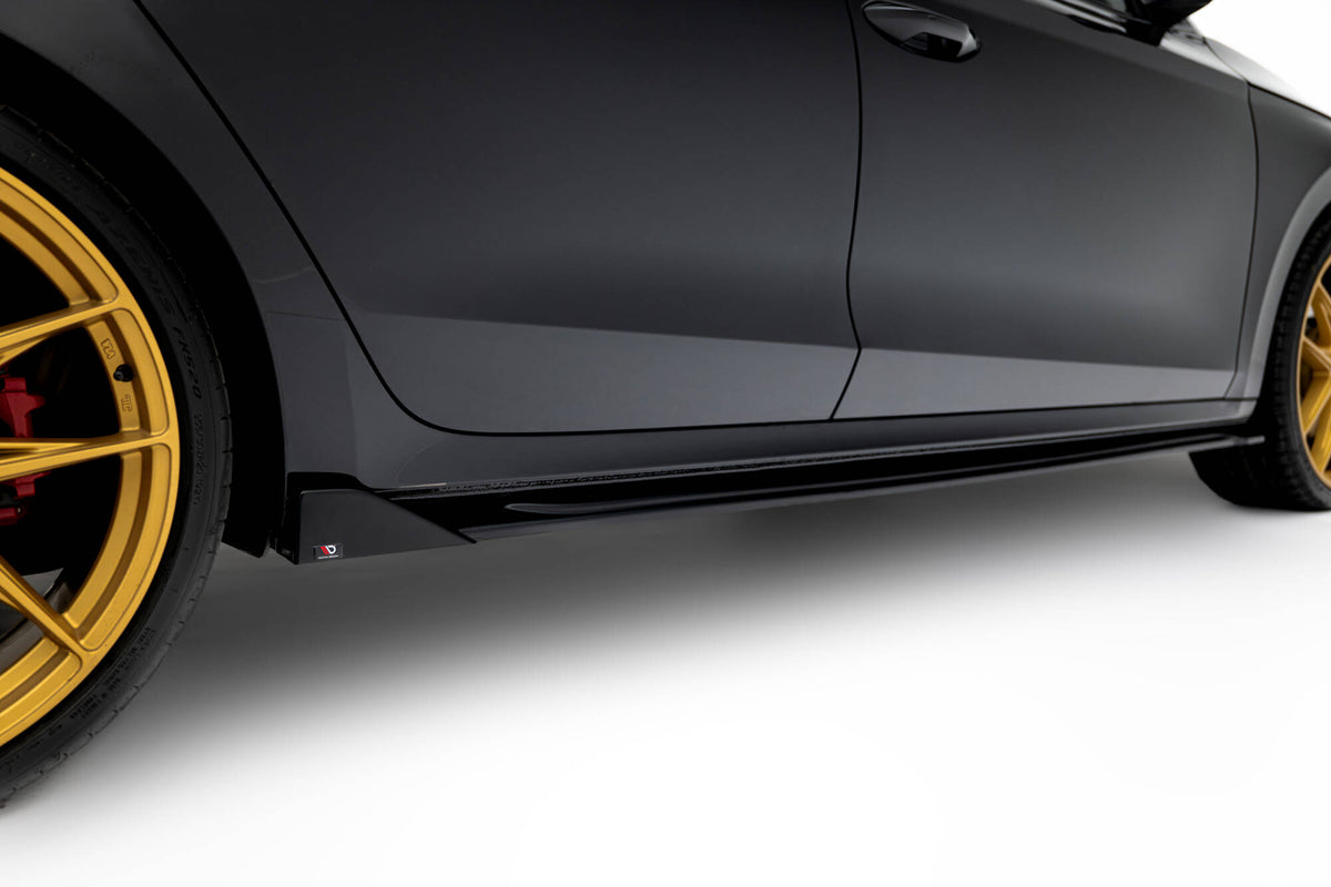 Street+ Seitenschweller Leisten passend für V.4 Skoda Octavia RS Liftback / Combi Mk4  schwarz Hochglanz – Ansicht 1