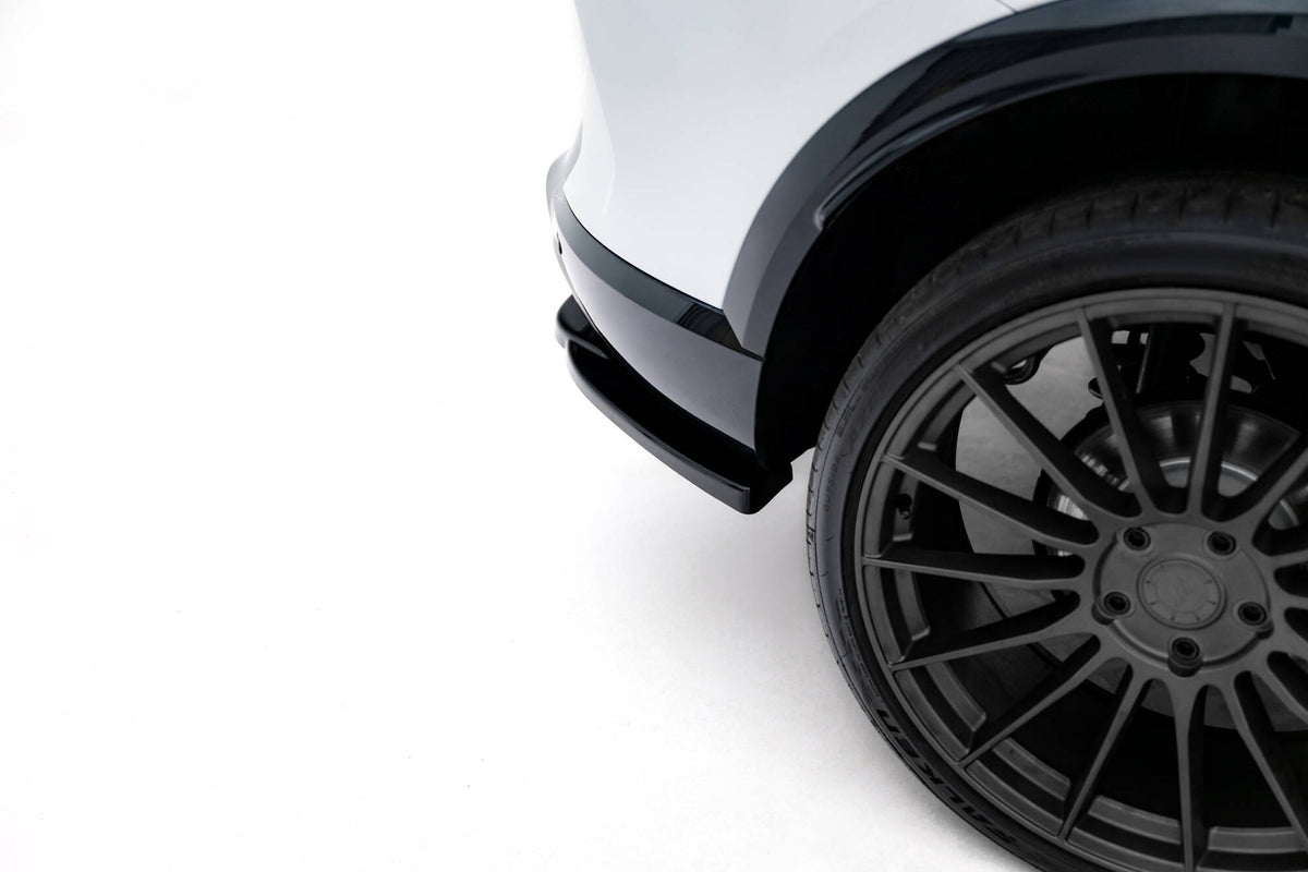 Heck Ansatz Flaps Diffusor V.2 passend für Cupra Formentor Mk1 Facelift schwarz Hochglanz – Ansicht 3