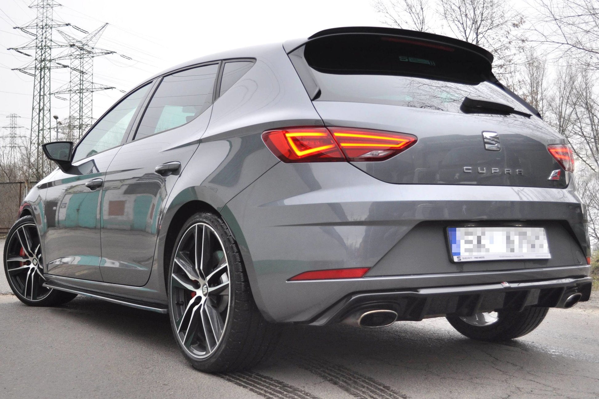 Diffusor Heck Ansatz V.1 passend für Seat Leon Cupra Mk3 FL Hatchback schwarz Hochglanz – Ansicht 4
