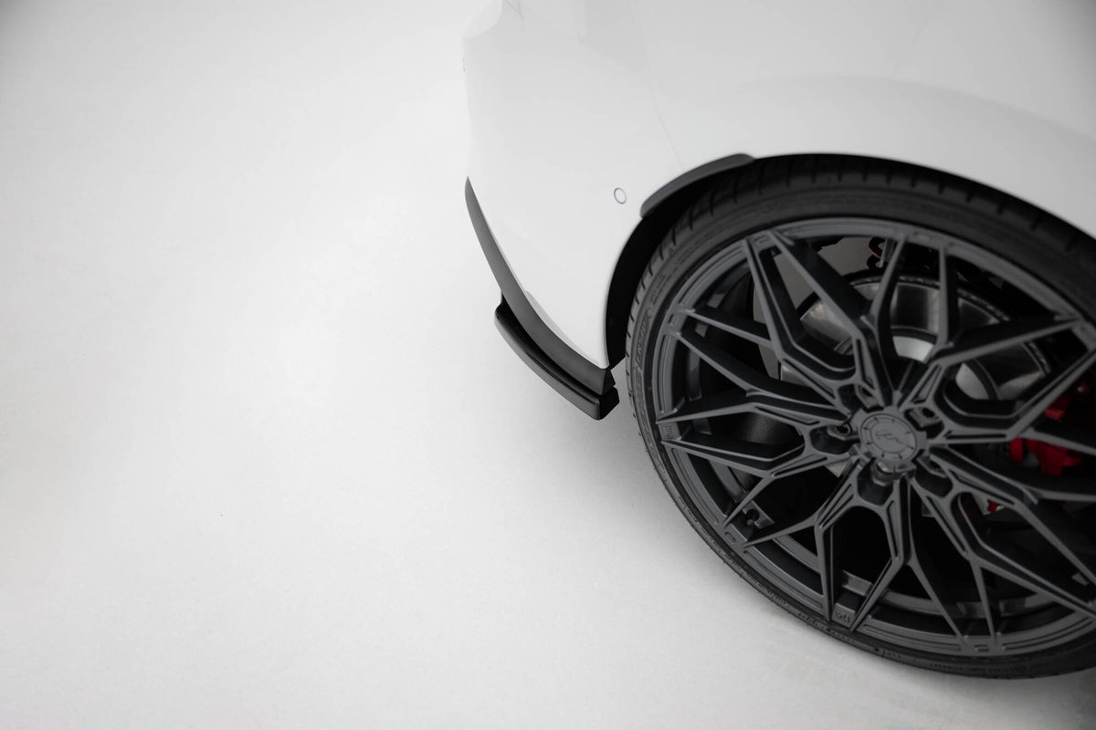 Heck Ansatz Flaps Diffusor V.1 passend für VW Golf GTI / GTE Mk8 schwarz Hochglanz – Ansicht 12