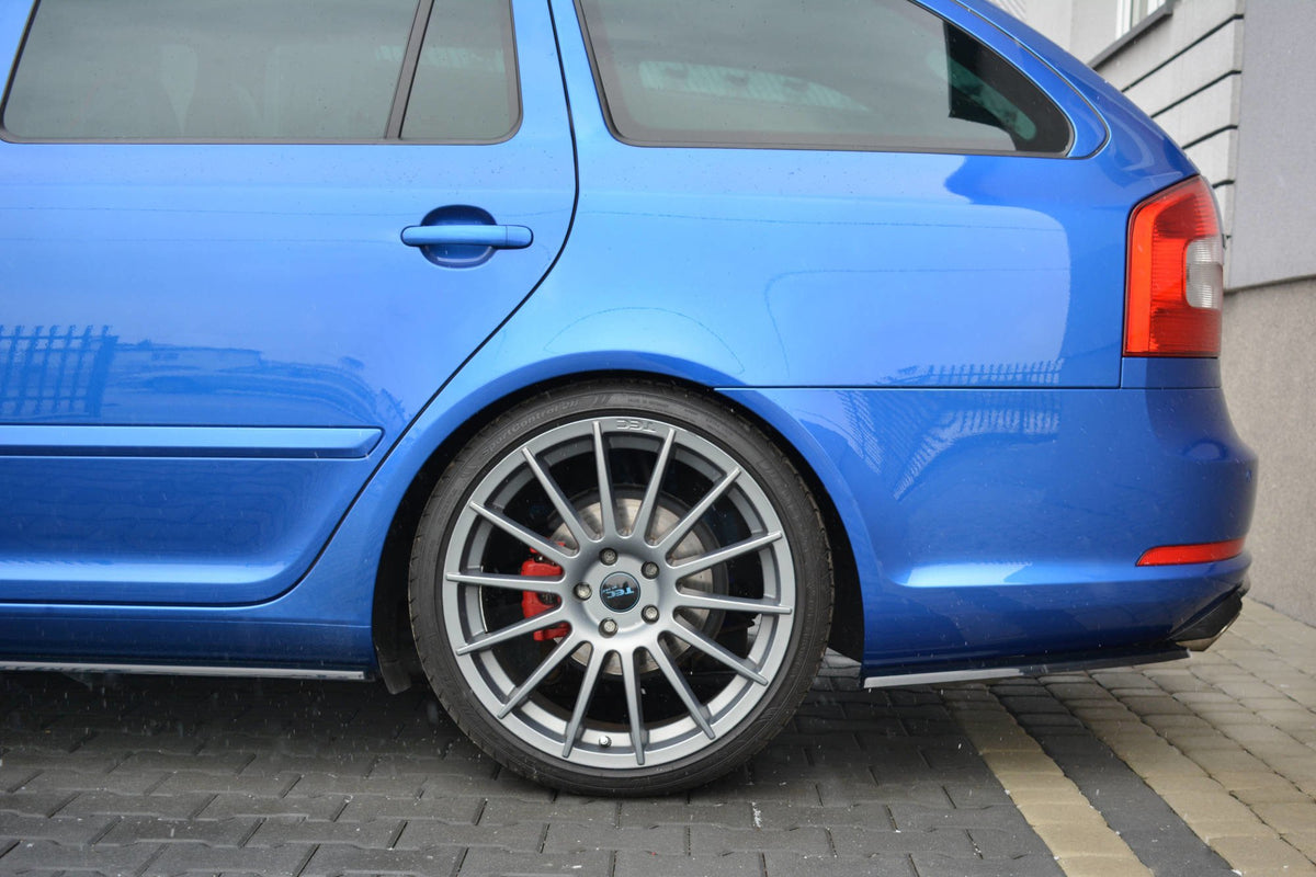 Heck Ansatz Flaps Diffusor passend für Skoda Octavia RS Limousine / Combi Mk2 / Mk2 Facelift schwarz Hochglanz – Ansicht 3