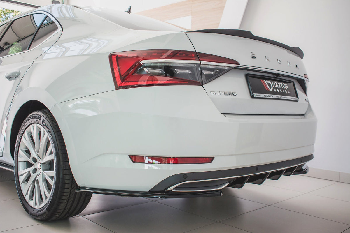 Diffusor Heck Ansatz passend für Skoda Superb Liftback / Combi Mk3 FL schwarz Hochglanz – Ansicht 1