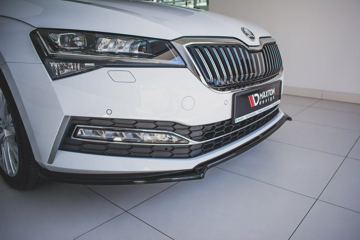 Street+ Spoilerlippe Front Ansatz V.1 passend für Skoda Superb Liftback / Combi Mk3 Facelift schwarz Hochglanz – Ansicht 3